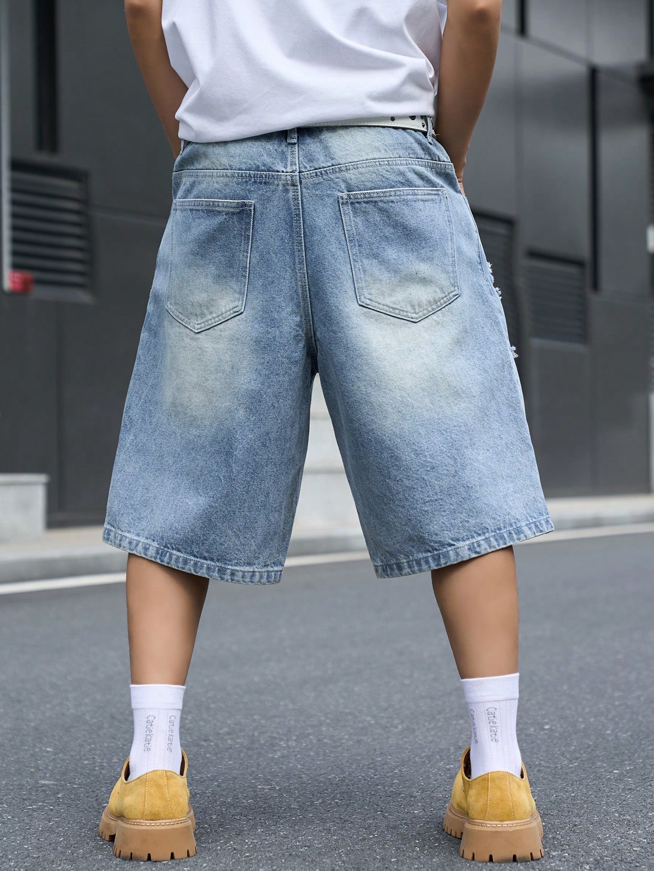 Men's Loose Fit Denim Bermuda  - Men'S Shoes With Jeans recension och pris